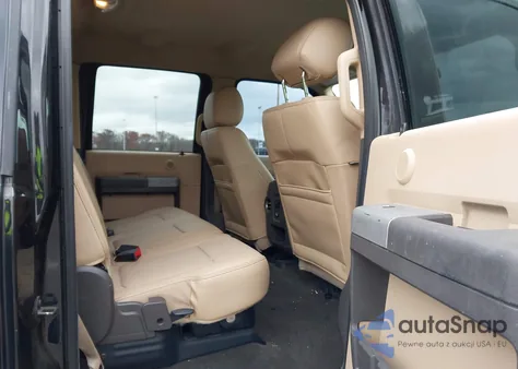 2015 Ford F-250 Lariat z USA, uszkodzony, nr VIN 1FT7W2B60FEC20521